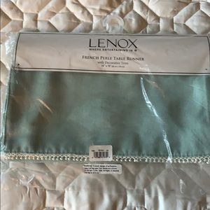 Lenox French Perle Table Runner